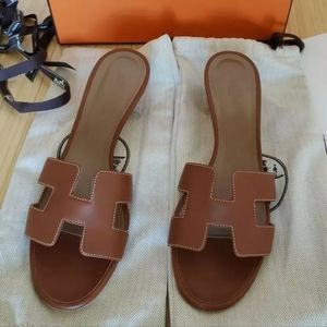 Hermes Oran Sandal Brown Gold Color Pristine Condition 2 inch Hill size …